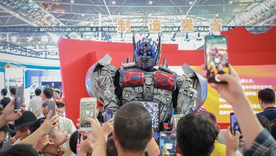 法尔胜上央视,法尔胜年会