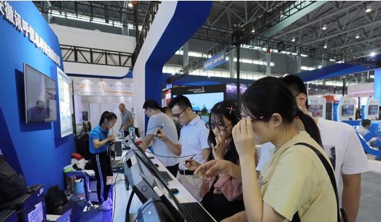 法尔胜上央视,法尔胜年会