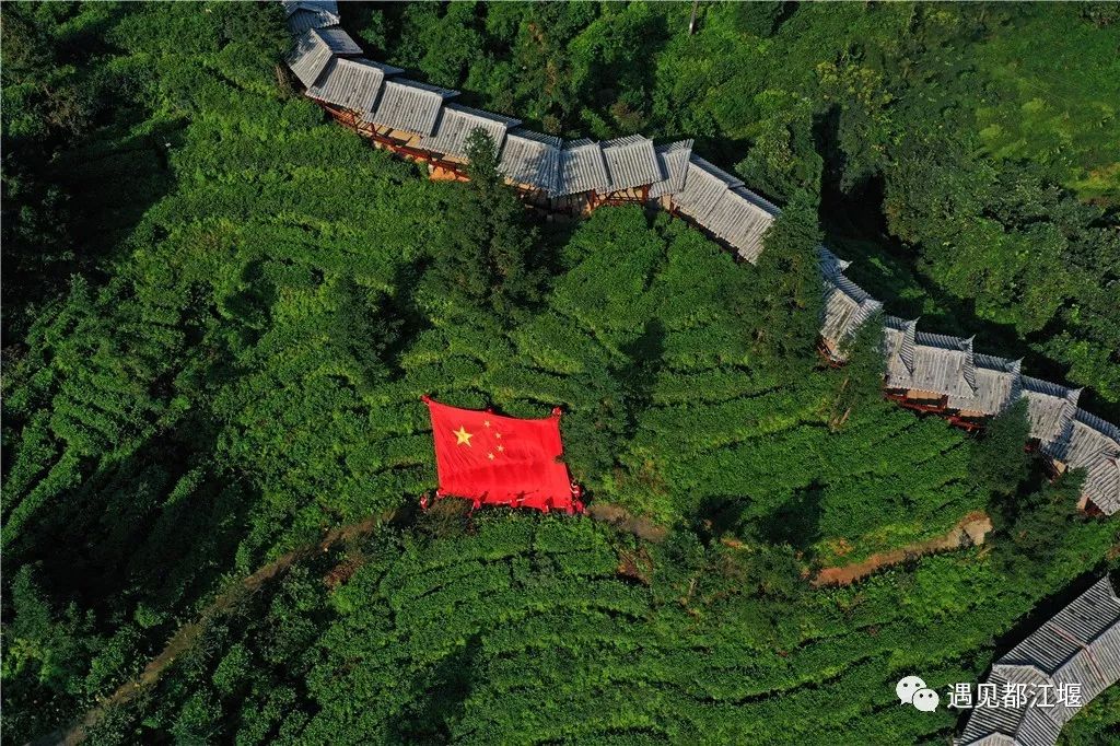 五星红旗同框感受,与五星红旗相遇