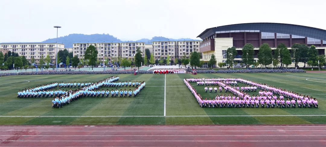 五星红旗同框感受,与五星红旗相遇