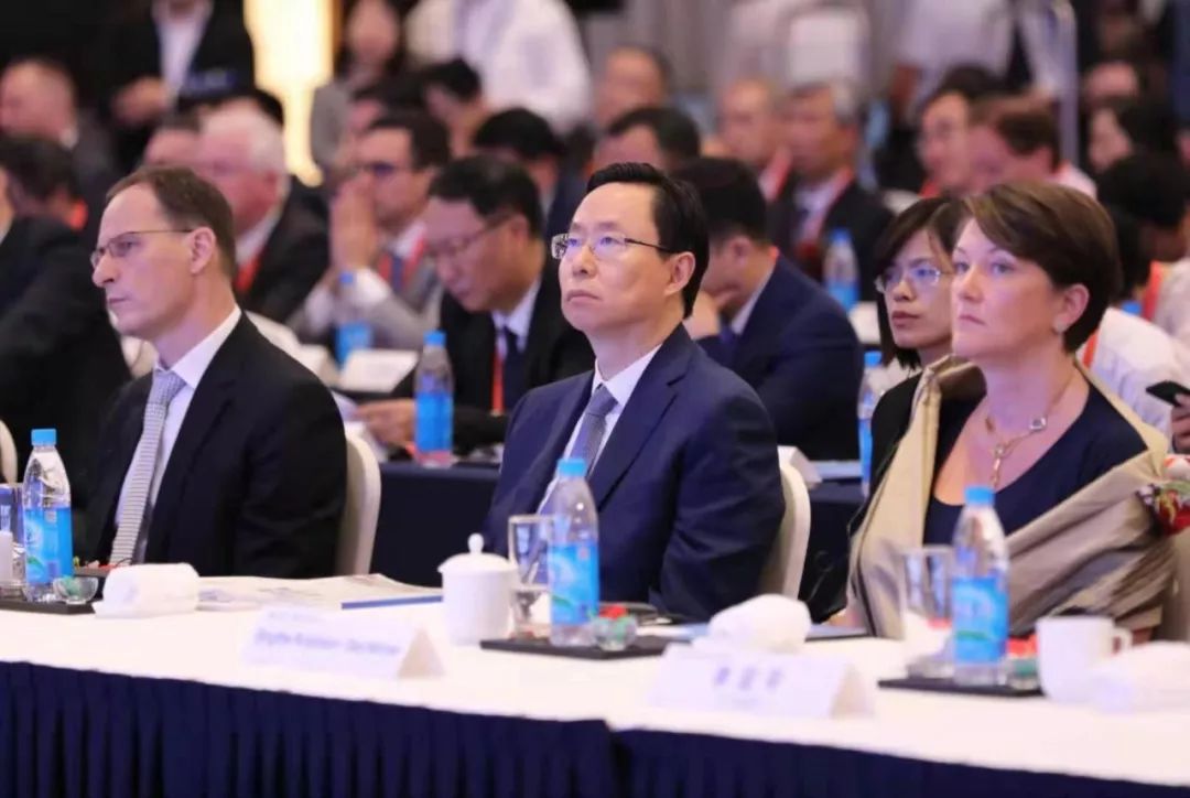 蓝绍敏给园区21名企业高管颁奖！