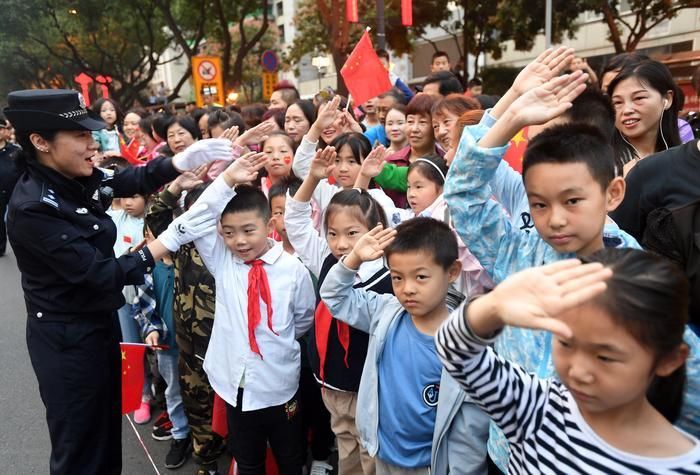 今天的新城广场，超燃