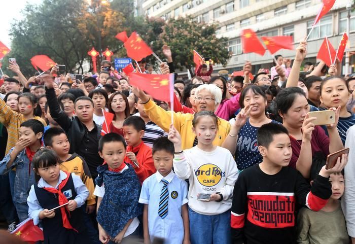 今天的新城广场，超燃