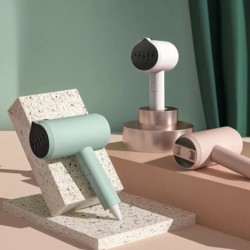 干湿两用挂烫机随身携带方便,便捷式干湿挂烫机