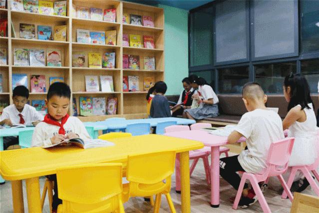 安利一个“爱”打折书店给你！活动缤纷更好礼，最低四折起！