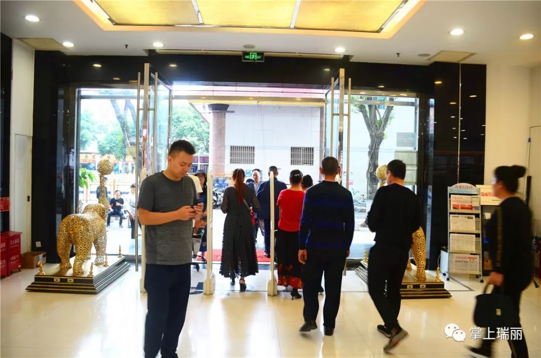 来姐告买不停!这是一条看了会“剁手”的推送