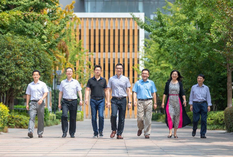 南京大学120岁生日快乐,南京中华中学09届