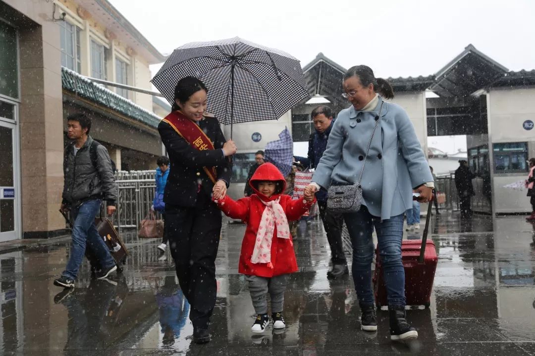 西安老火车站改造前后对比,西安火车站十年变化图