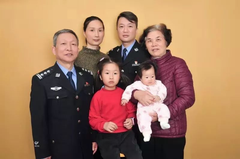 不一样的国庆献礼,福州警宝画出对祖国的爱