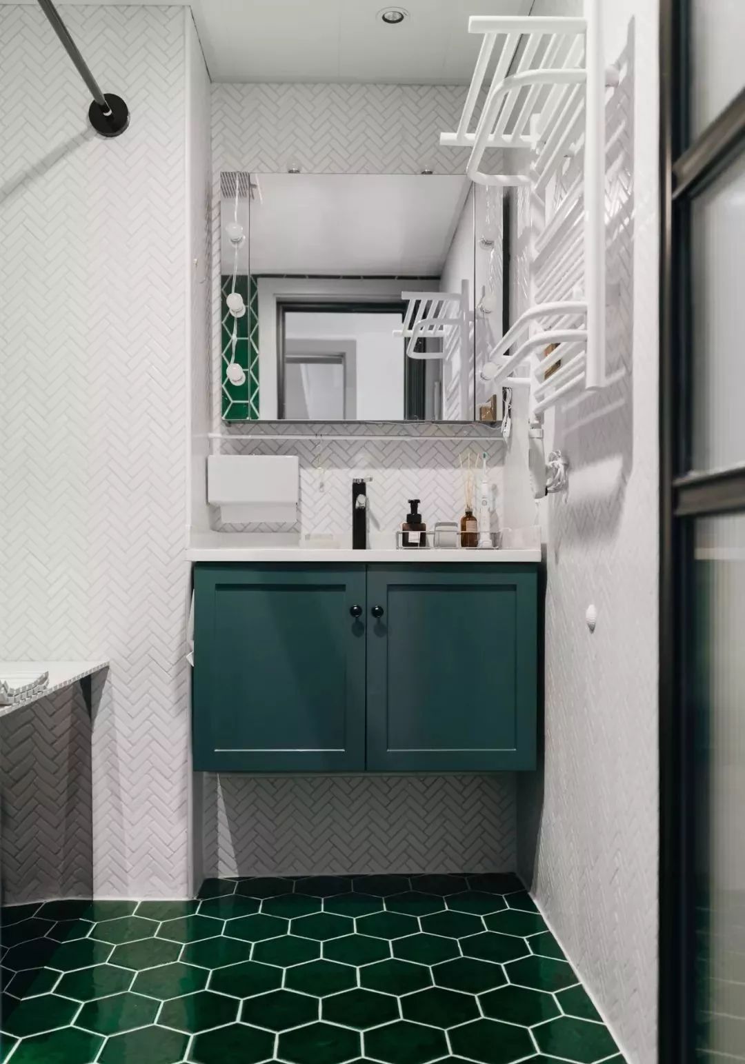 老气89㎡精装房变身杂志Vintage风！眼前一亮的32处细节，每个单品都想要