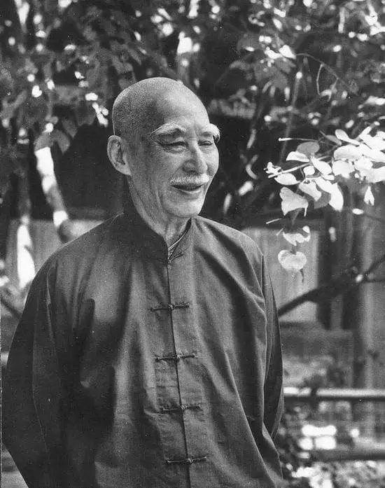 杨焄：《皇帝的新装》传入中国后，为何吸引了众多翻译、创作和研究者的关注？