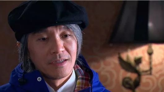 它因为尺度太大，被美国人*制抵**上映……