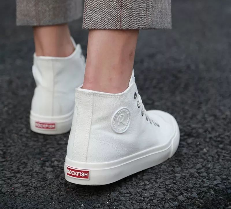 凯特王妃同款帆布鞋,梅根王妃穿什么鞋好看