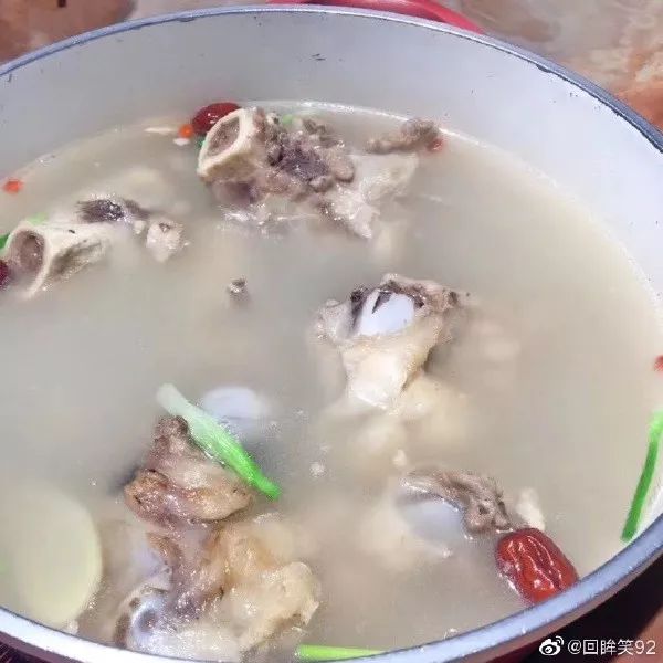 骨头汤虾皮补钙靠谱吗,骨头汤真的没有营养吗