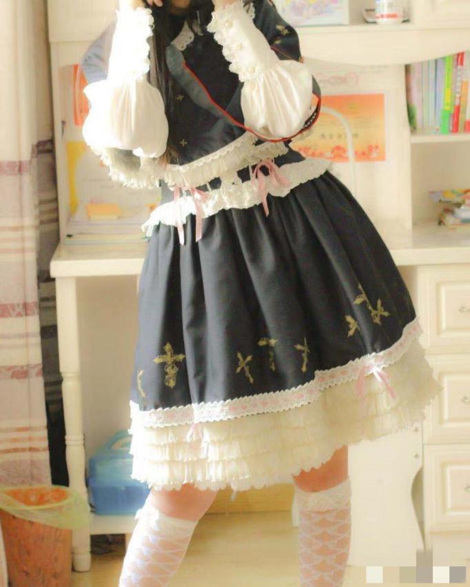 lolita裙子两百元以内,一条lolita裙多少元