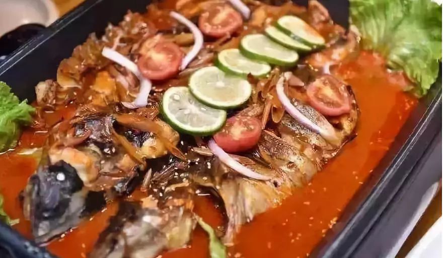 不出昆明就能吃到版纳特色烧烤,不出京城就可以吃遍全国美食