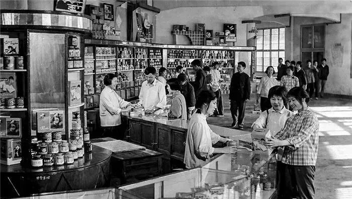 新亚新、高能广场、恒太城……你喜欢去哪里购物？你知道它们的故事吗？