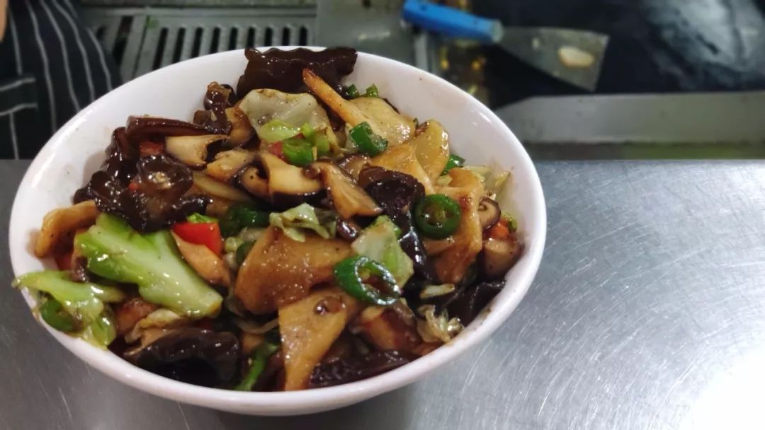 西安交通大学可以去食堂吃饭吗,西安交通大学学生的食堂好吗