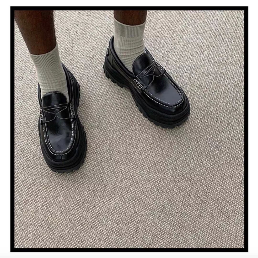 在皮鞋和球鞋之间摇摆的我们，终于找到了最佳选择