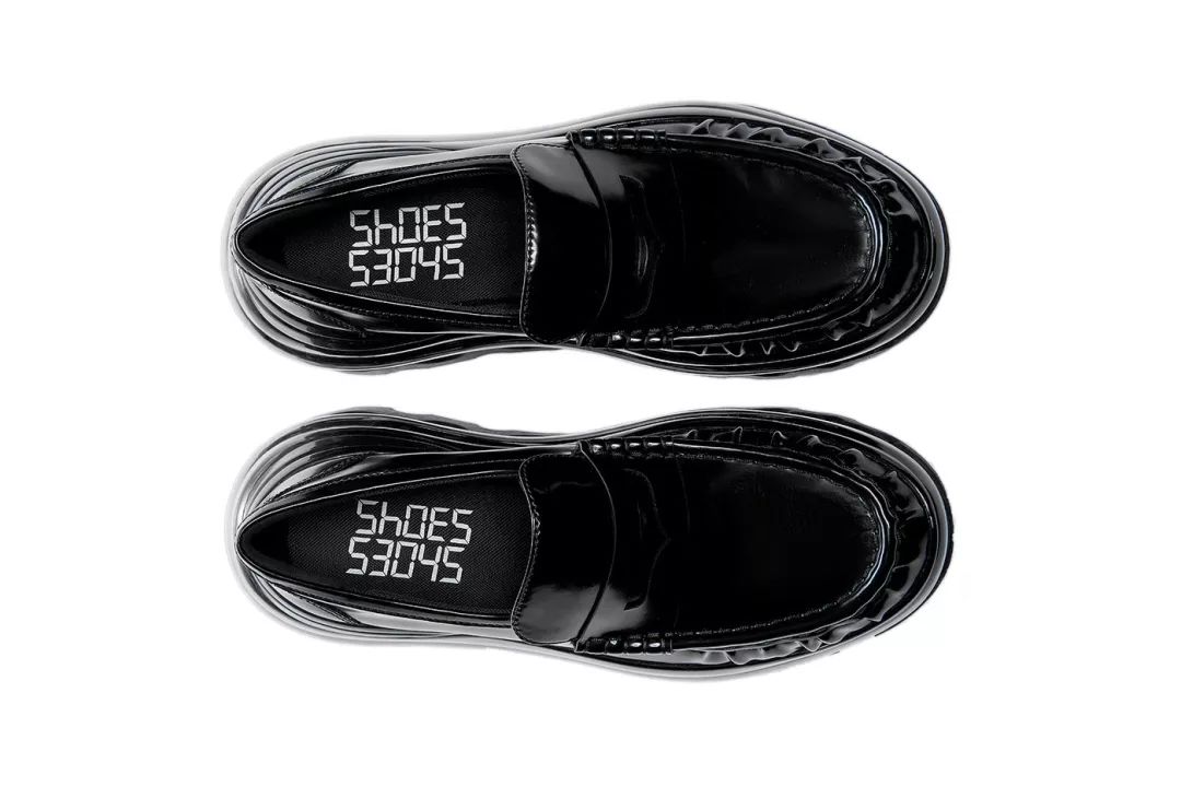 在皮鞋和球鞋之间摇摆的我们，终于找到了最佳选择