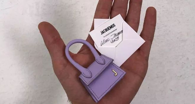 只能塞得下硬币的包、寿司大小的鞋……欢迎来到小人国