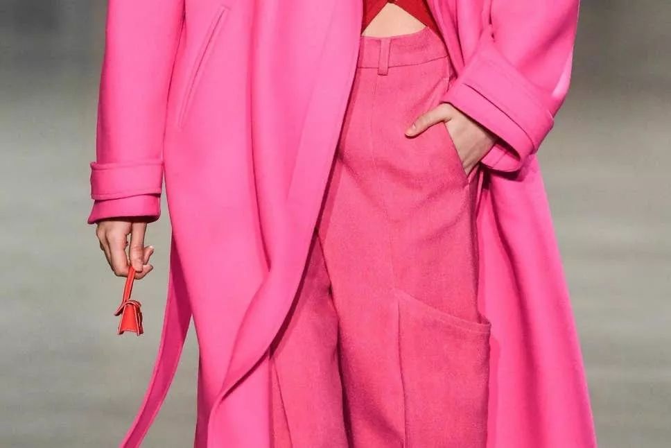 只能塞得下硬币的包、寿司大小的鞋……欢迎来到小人国