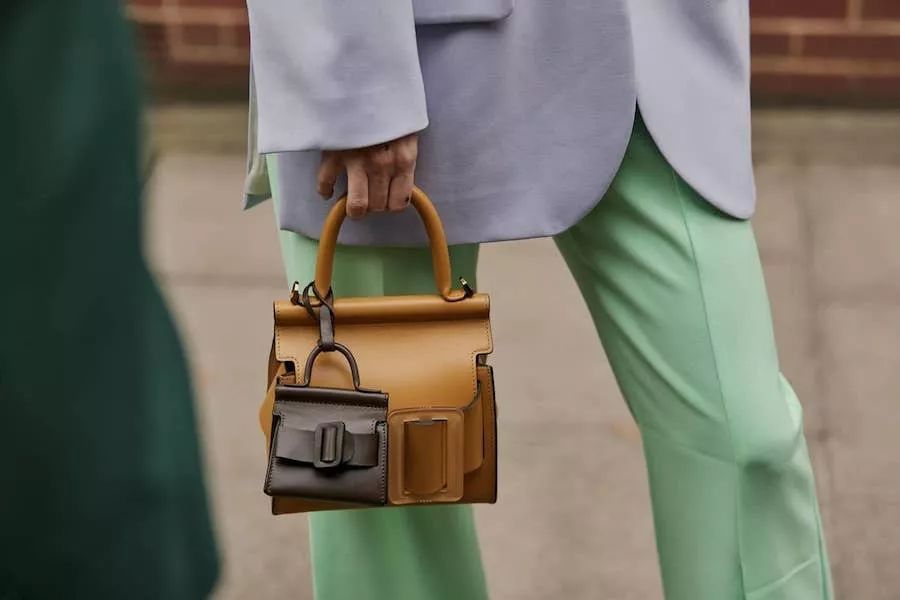 只能塞得下硬币的包、寿司大小的鞋……欢迎来到小人国