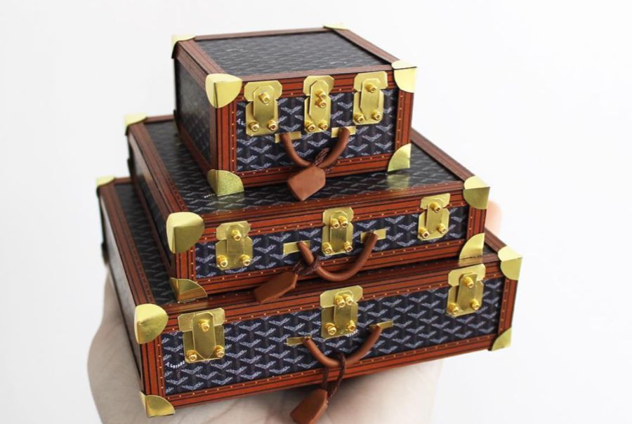 只能塞得下硬币的包、寿司大小的鞋……欢迎来到小人国