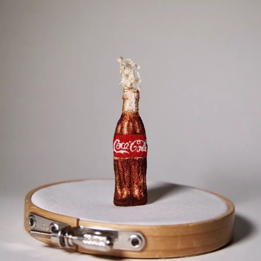 只能塞得下硬币的包、寿司大小的鞋……欢迎来到小人国