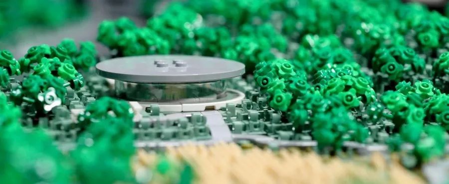 只能塞得下硬币的包、寿司大小的鞋……欢迎来到小人国