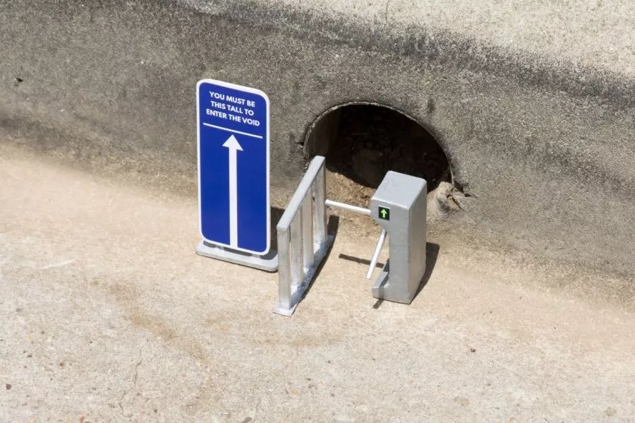 只能塞得下硬币的包、寿司大小的鞋……欢迎来到小人国