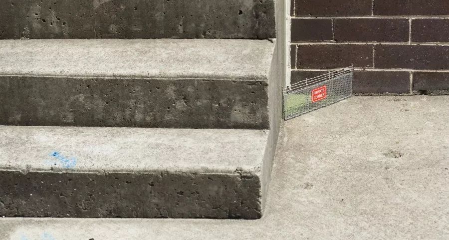 只能塞得下硬币的包、寿司大小的鞋……欢迎来到小人国