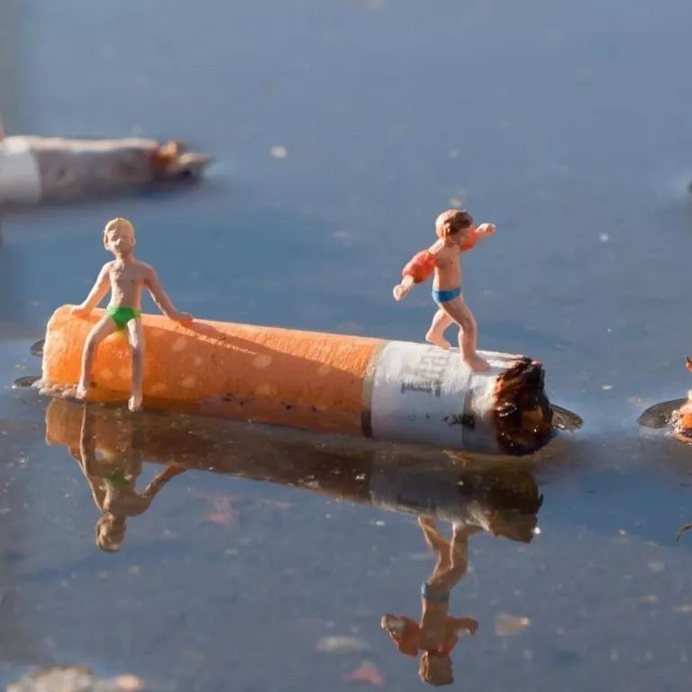 只能塞得下硬币的包、寿司大小的鞋……欢迎来到小人国