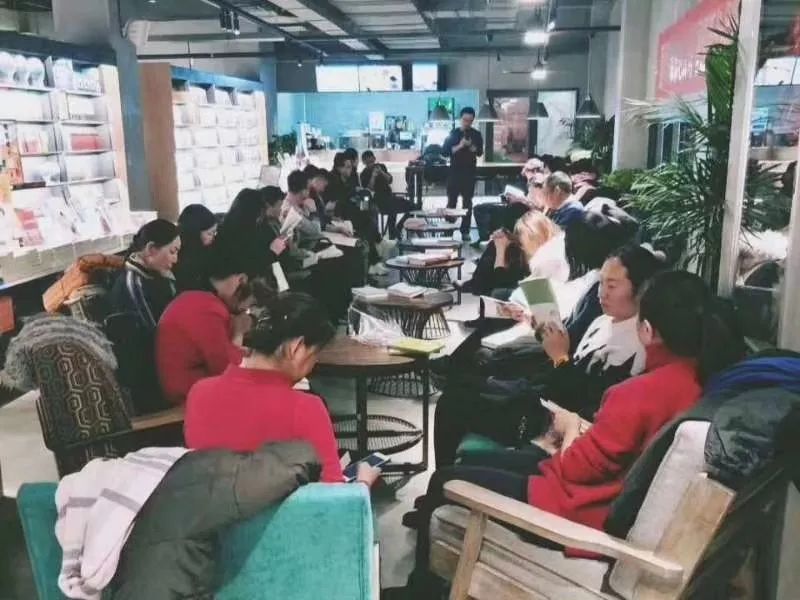 创新多元经营,树立企业品牌——一禾书城•印刻时光七一店