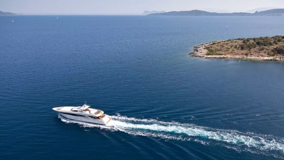 拥有一艘游艇一年需要多少钱,1000万美元豪华游艇