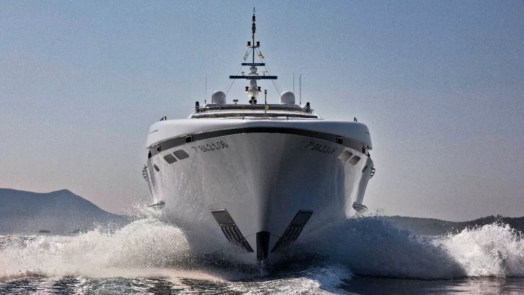 拥有一艘游艇一年需要多少钱,1000万美元豪华游艇