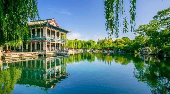 济南五龙潭值得去吗,五龙潭是来济南必逛的一个公园