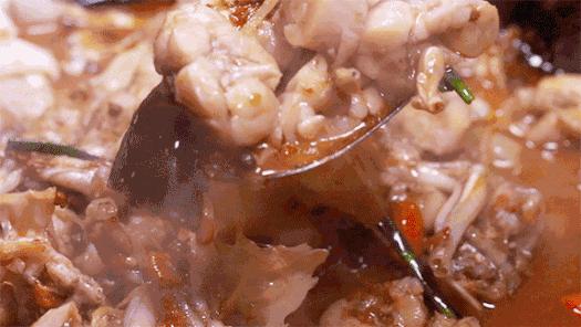 武汉:一碗热干面杀百鬼,一锅豆皮烫神仙