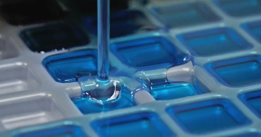 德国专利，最顶级的枕头！舒缓压力、四季通用～将科技与健康完美结合凝胶枕，躺着它真的很舒服