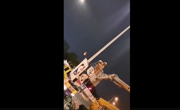 依然支持莫雷!肖华连夜来华,中企全面暂停合作