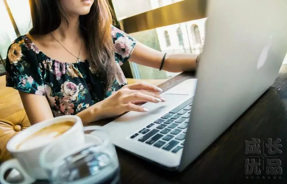 穿搭秋季百搭神裤,牛仔魔力裤穿搭