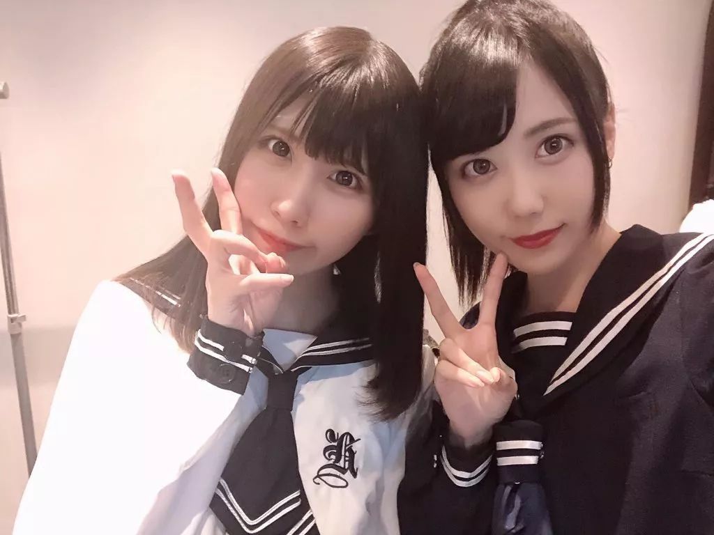 日本变态男粉丝通过女爱豆的瞳孔倒影找出她的住所，进行偷袭猥琐...简直可怕...