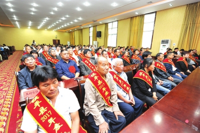 为了庄严的承诺第三集,坚守郑重承诺决战脱贫攻坚