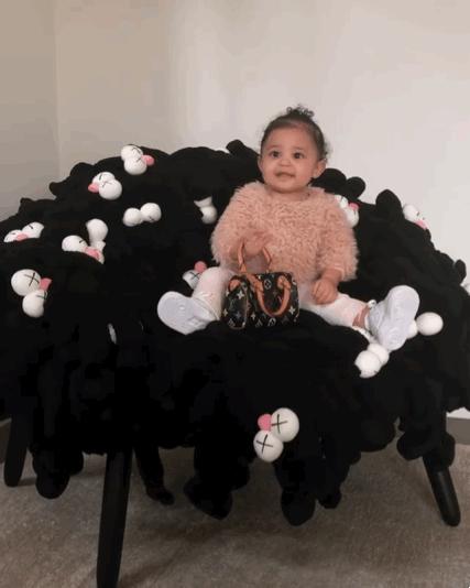 2岁穿高定、LV定制小零食...跟她比李湘王菲的闺女也只是平民…