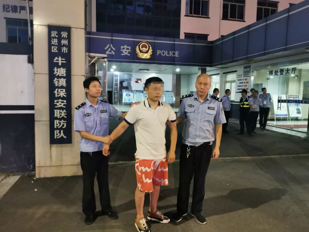 商场大厅的打折耐克冠军真假,商场大牌特卖是真的假的