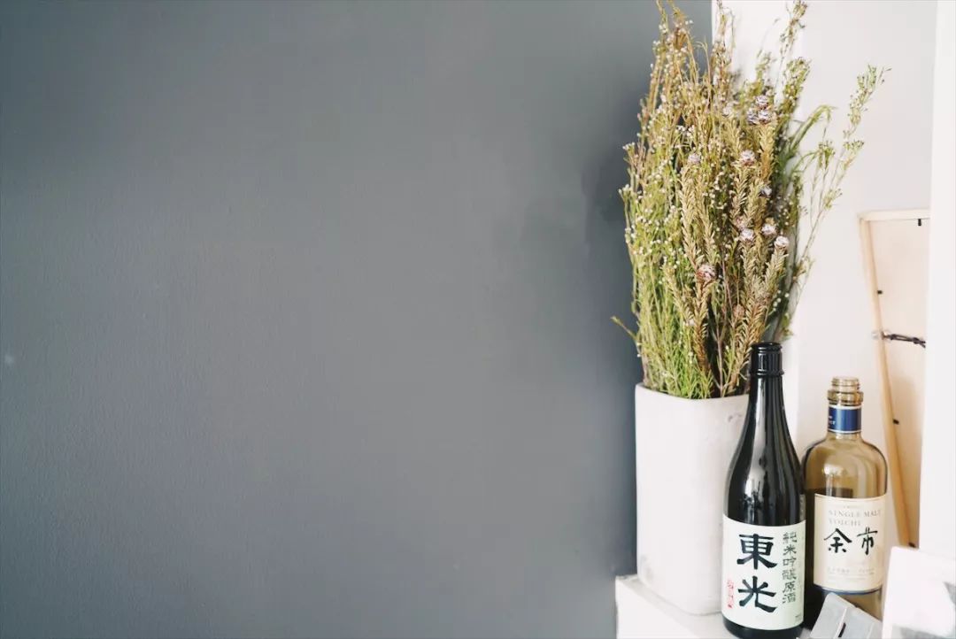 无纺布壁纸和墙布哪个更适合家庭,房屋装修乳胶漆壁纸墙布哪种好