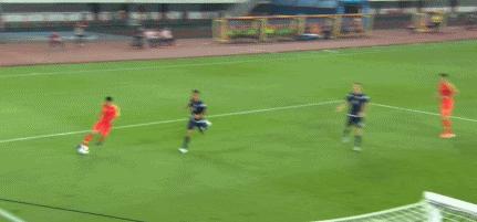 国足最让人感动的一场比赛,国足赢球全场高唱夜空中最亮的星