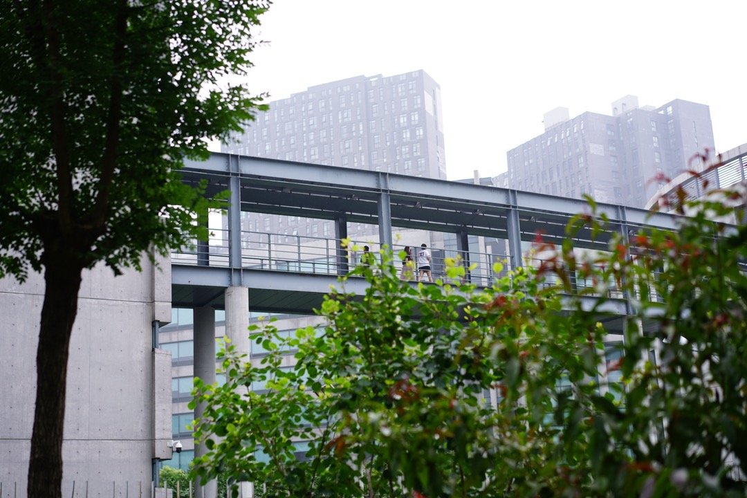 技术公司扎堆的西二旗有各种广场,但几乎都留不住人|北京故事