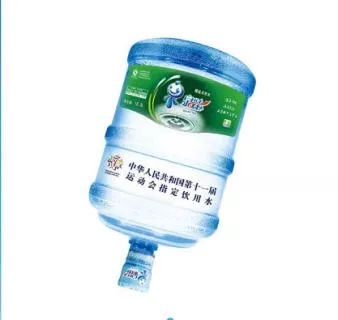 有谁知道在济南做什么行业最赚钱,谁做矿泉水生意的