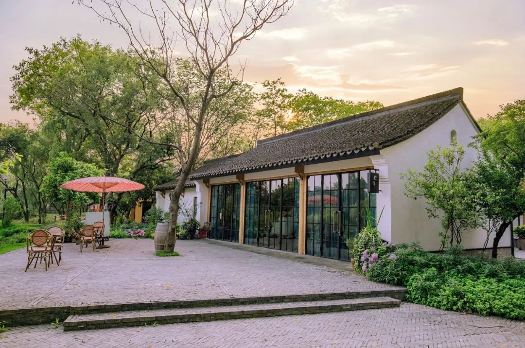 不输京都的乘船入户体验,15000m²水边村落刷新江浙沪度假体验,错峰直降千元